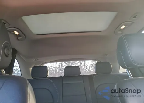 2017 Mercedes-Benz Glc 300 4Matic z USA, uszkodzony, nr VIN WDC0G4KB3HF179011